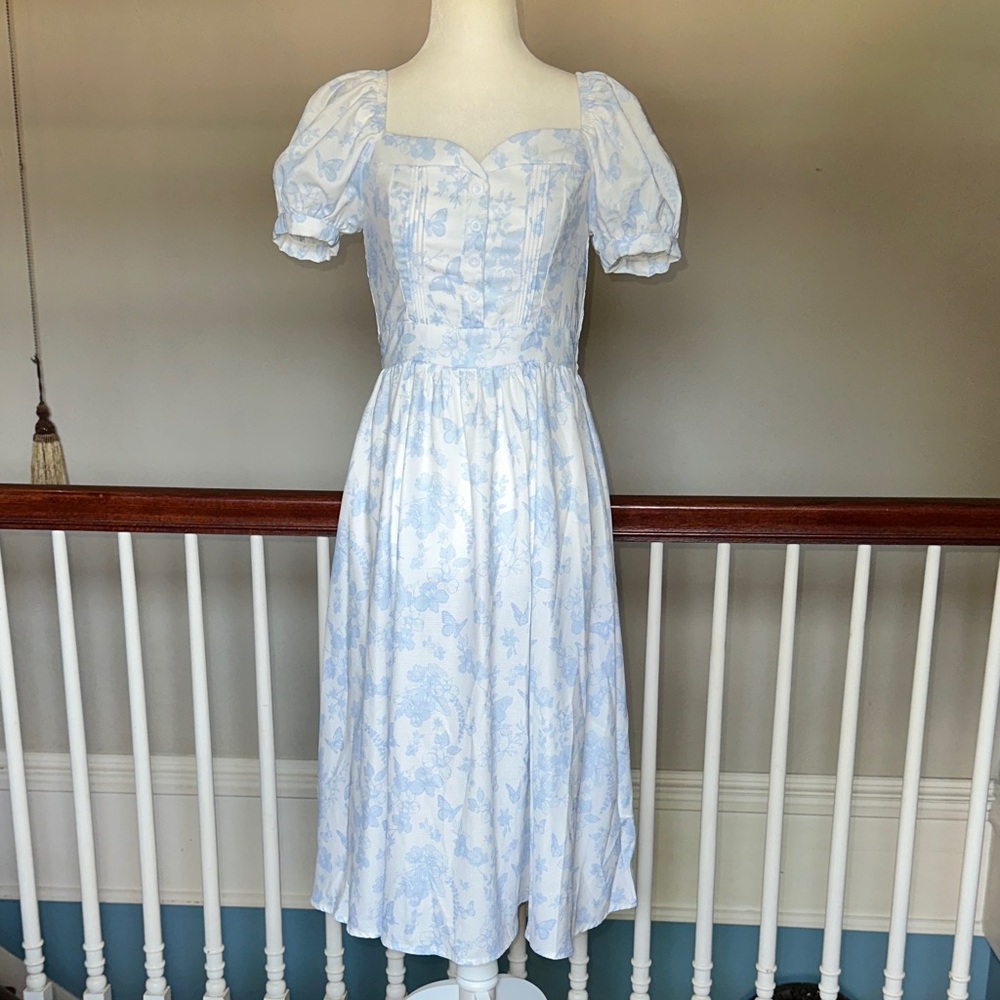 Women’s Blue and White Floral Classic Vintage Style Dress Size Small 4